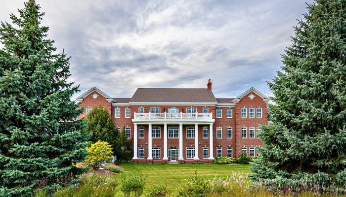 American Community Bank & Trust at 1290 Lake Avenue in Woodstock, Illinois
