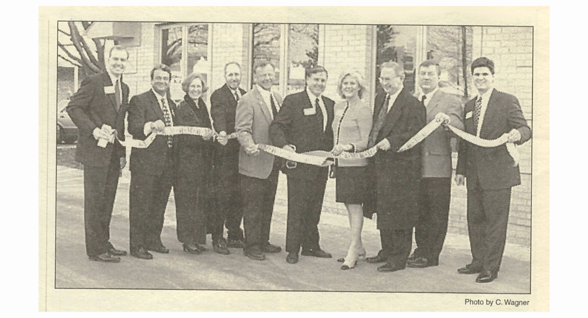 American Community Bank & Trust Woodstock branch ribbon cutting in 2000